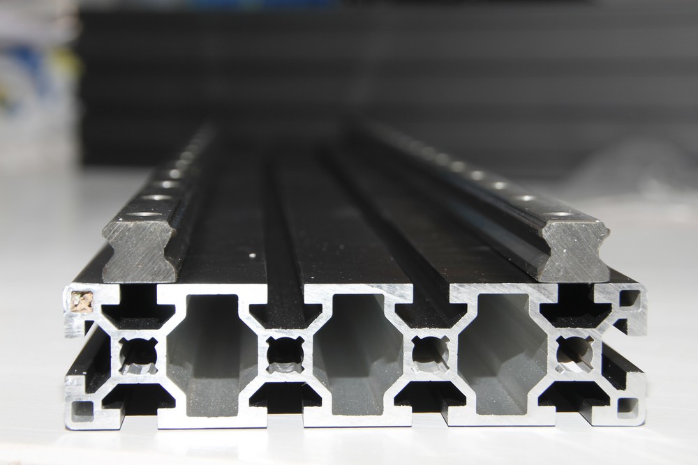 Ratrig Aluminum profile + HGR20 linear rails
